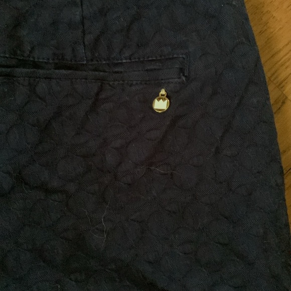 Women’s crown and ivy shelby shorts - Picture 3 of 4